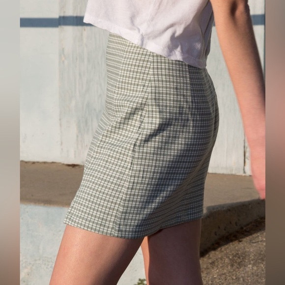 Brandy Melville Plaid Mini CARA skirt - Green and White - Picture 5 of 12